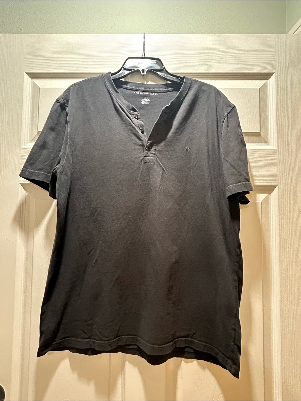 American Eagle Outfitters Men’s Short Sleeve Henley - Charcoal Gray